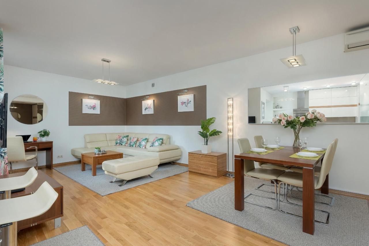 Cosy With Parking In The Centre By Renters Appartement