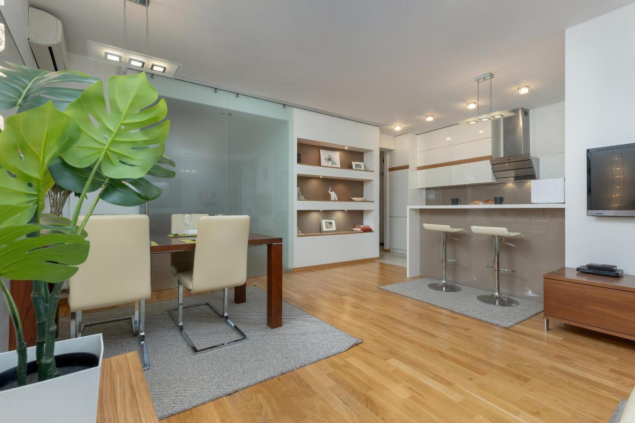 Cosy With Parking In The Centre By Renters * Warschau
