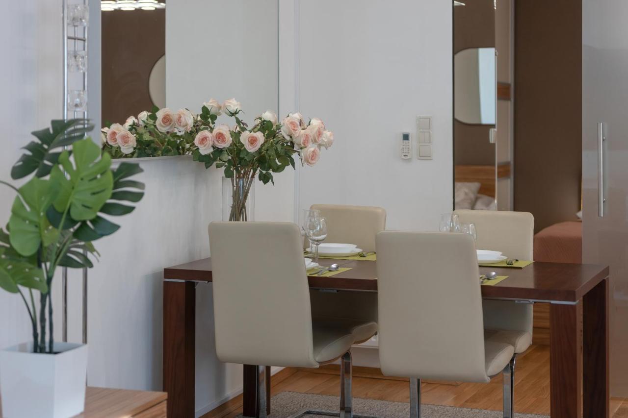 Cosy With Parking In The Centre By Renters * Warschau