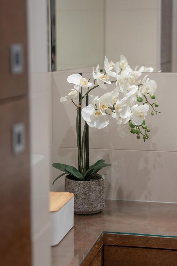 Cosy With Parking In The Centre By Renters Appartement